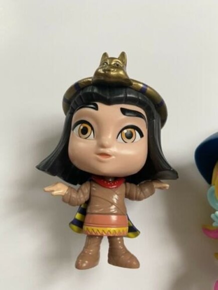 Netflix Super Monsters 4" PVC Action Figure Lot Cleo Kayta - Picture 2 of 4